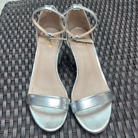 Mix No. 6 CYM Silver Metallic Faux Leather Sandals Block glitter Heels Women 7.5 - Picture 2 of 13